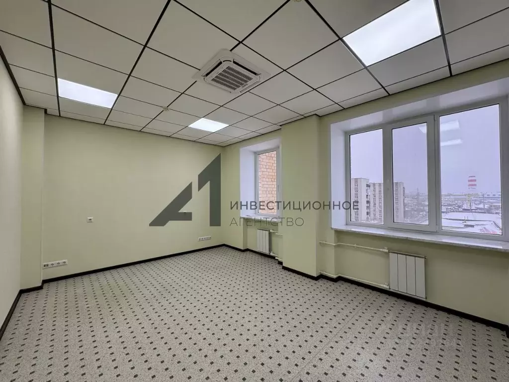 Офис в Тюменская область, Тюмень ул. Новаторов, 12Ак1 (360 м) - Фото 1