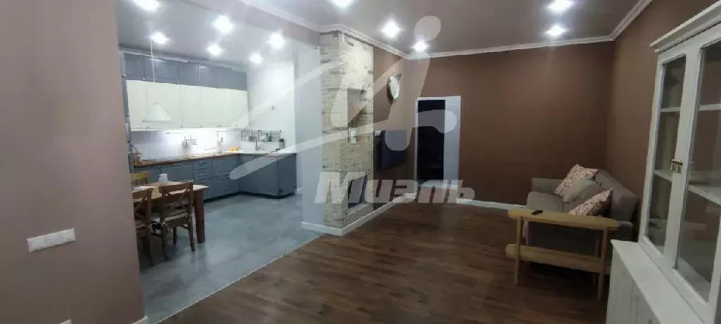 Продается 3-комнатная квартира - Фото 1