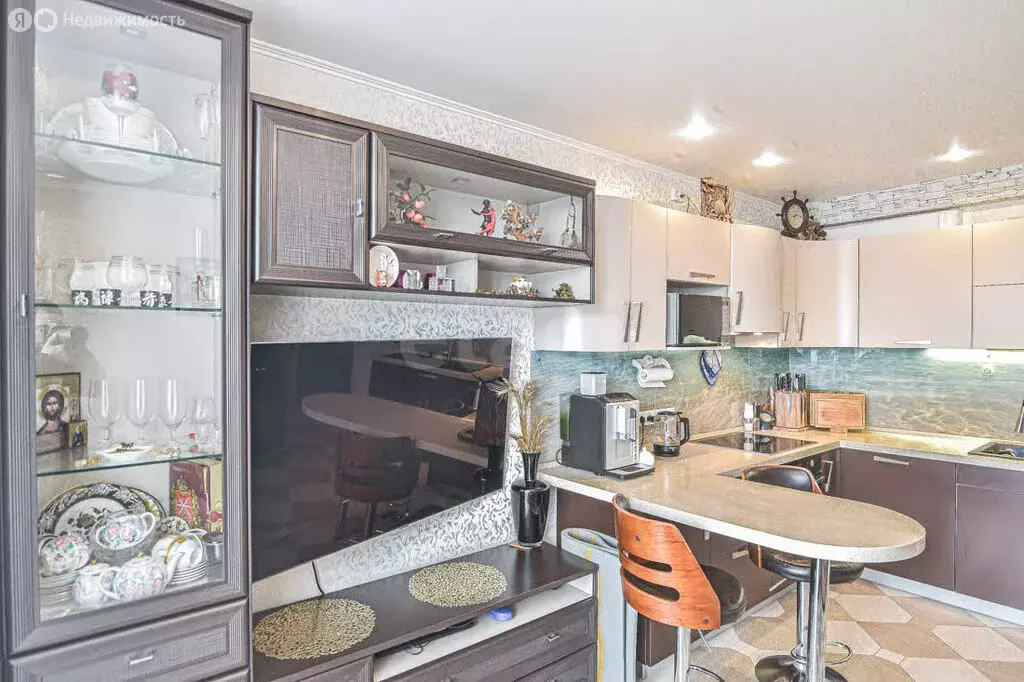 2-комнатная квартира: Южно-Сахалинск, Железнодорожная улица, 18А (50 ... - Фото 2