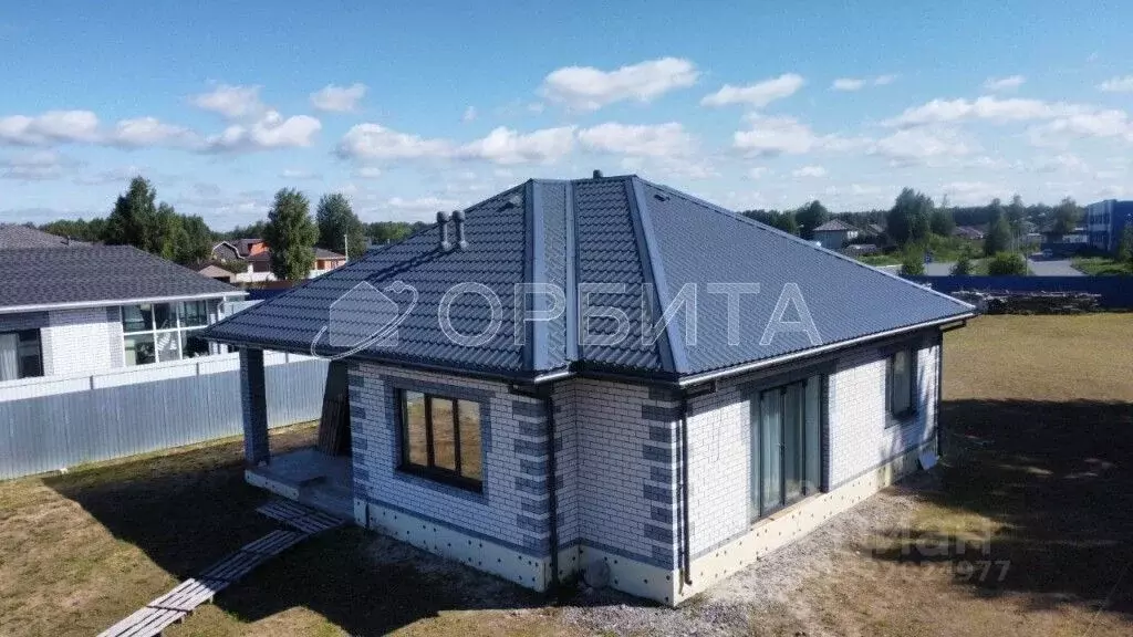 Дом в Тюменская область, Тюменский муниципальный округ, д. Ушакова ул. ... - Фото 1