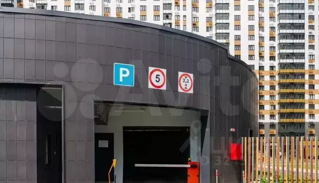 Гараж в Московская область, Ленинский городской округ, пос. Битца ... - Фото 1