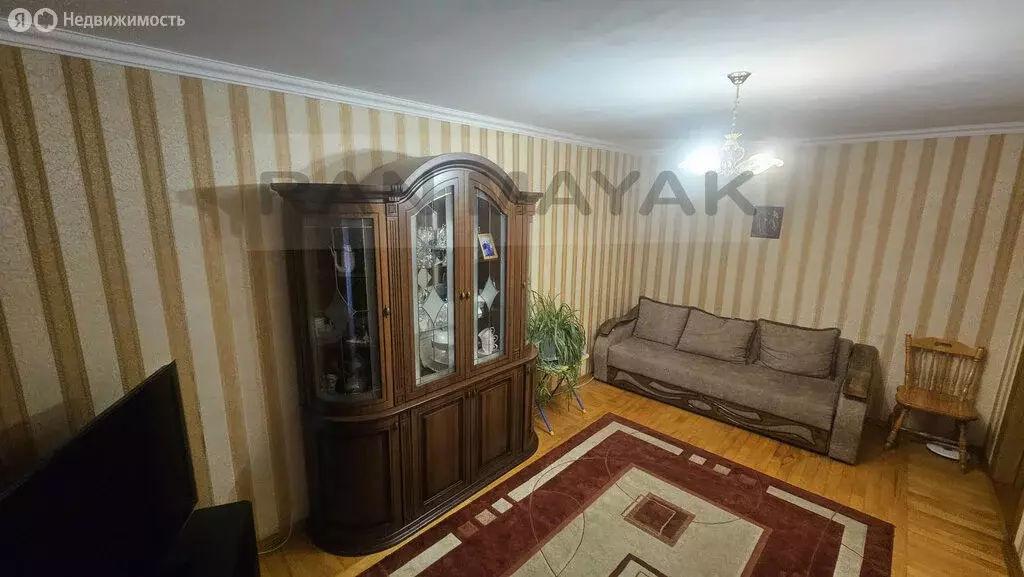 3-комнатная квартира: Майкоп, улица Димитрова, 14 (67.1 м) - Фото 1