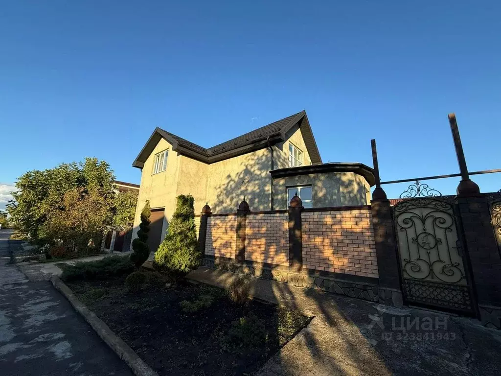 Дом в Адыгея, Майкоп Кооперативная ул., 18 (299 м) - Фото 1