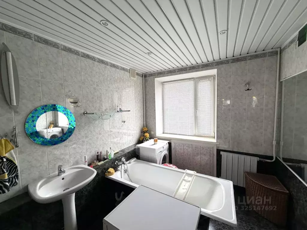 3-к кв. Волгоградская область, Волгоград ул. Елисеева, 8 (62.2 м) - Фото 2