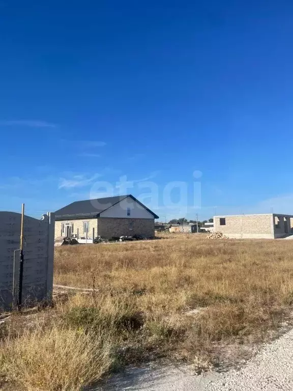 Участок в Крым, Белогорск ул. Ролана Кадыева (5.0 сот.) - Фото 0