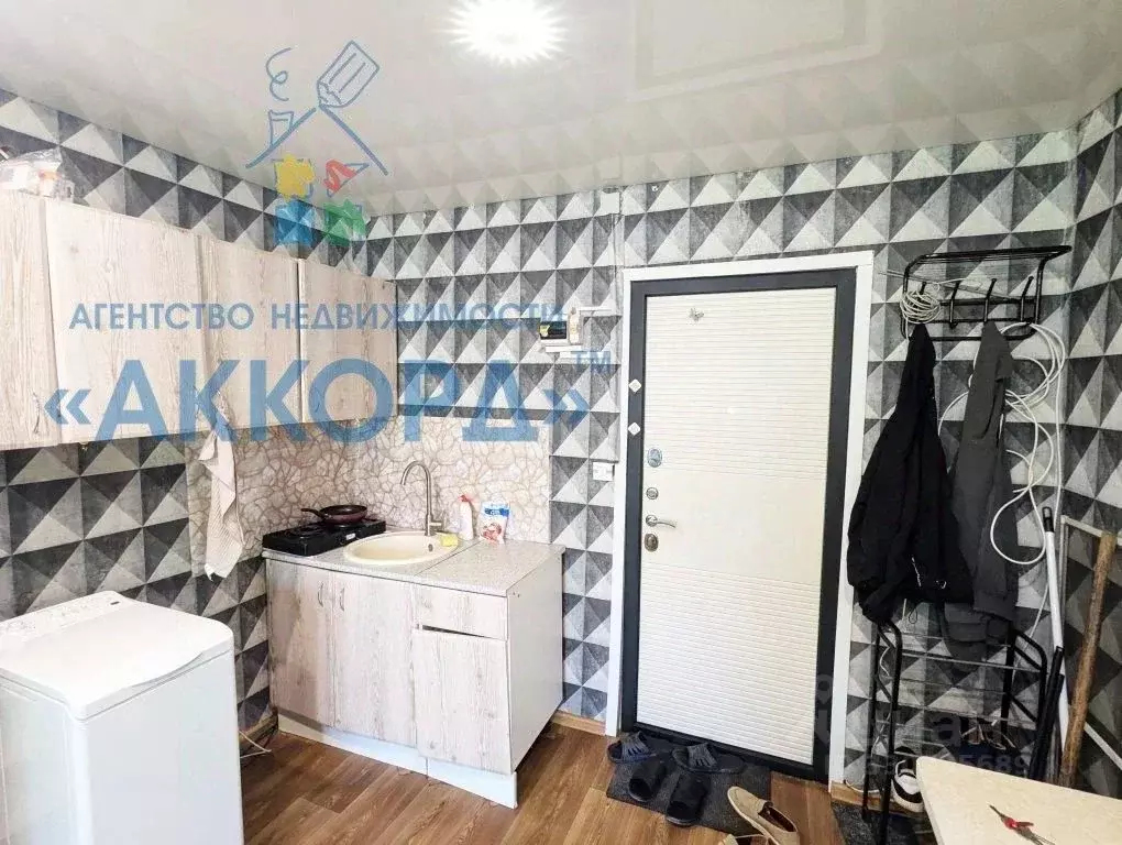 Студия Алтайский край, Барнаул ул. Эмилии Алексеевой, 15А/60 (12.6 м) - Фото 1