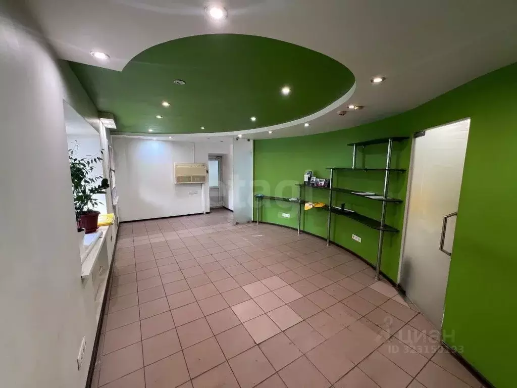 Торговая площадь в Красноярский край, Красноярск ул. Сурикова, 36 (48 ... - Фото 1