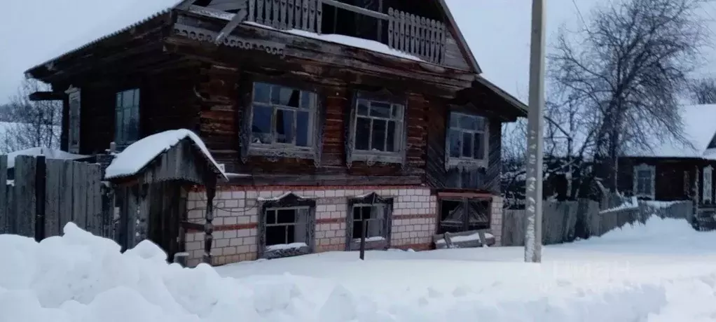 Дом в Удмуртия, Шарканский район, д. Пашур-Вишур Калиновская ул. (80 ... - Фото 0