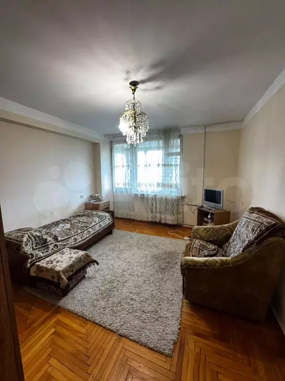 1-к. квартира, 42 м, 4/5 эт. - Фото 1