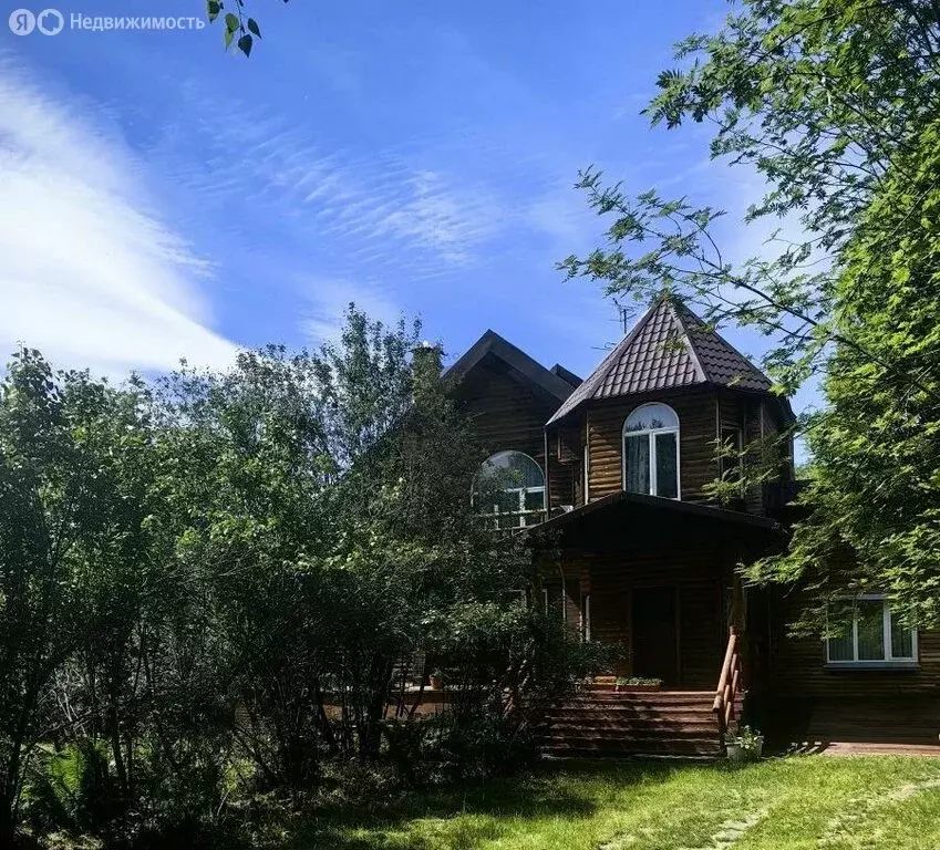 Дом в Елизово, проезд Излучина (246.2 м) - Фото 0
