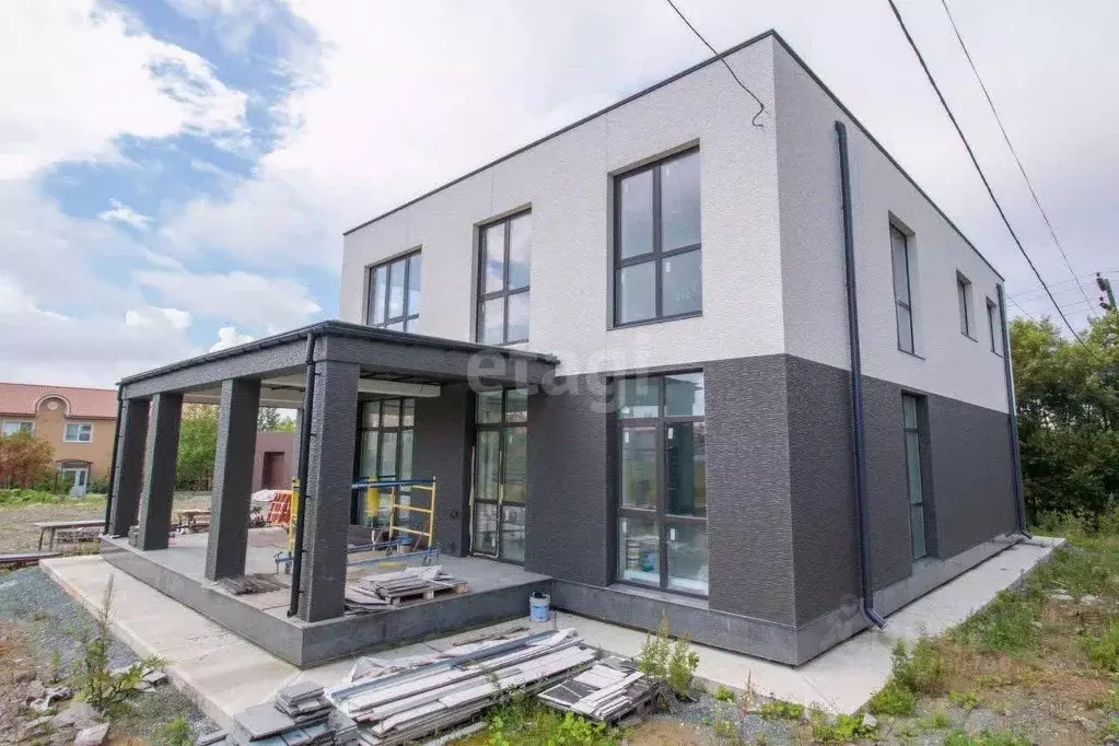 Дом в Сахалинская область, Южно-Сахалинск 5 (260 м) - Фото 1