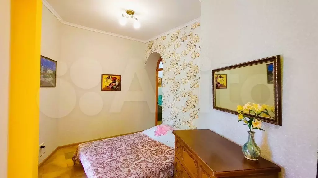 Комната 36 м в 1-к., 2/4 эт. - Фото 0