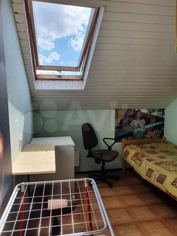 Комната 16 м в 3-к., 4/4 эт. - Фото 0