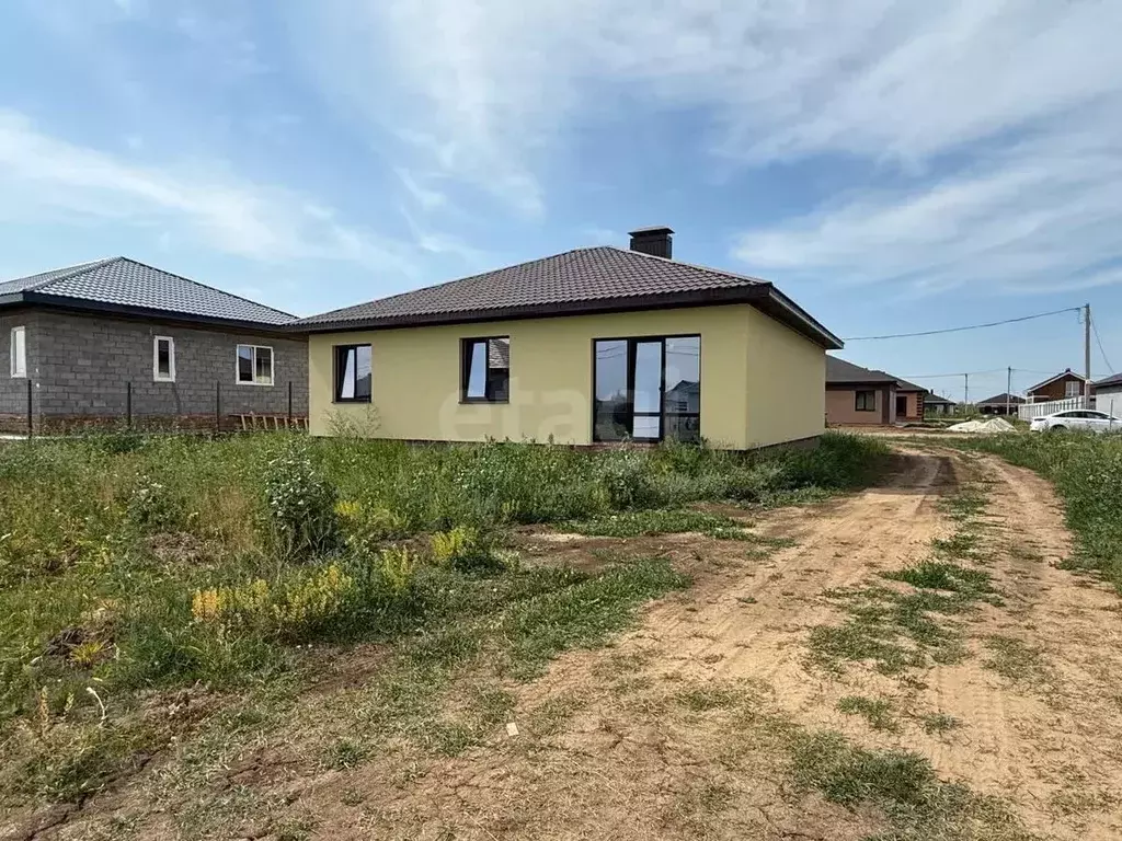 Дом в Саратовская область, Энгельсский район, Красноярское ... - Фото 1