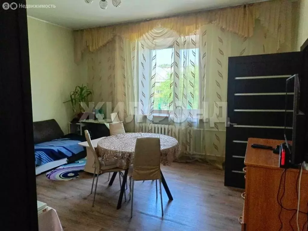 3-комнатная квартира: Новосибирск, улица Красина, 70А (61 м) - Фото 1