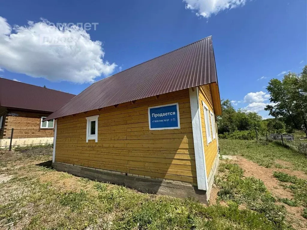 Дом в Башкортостан, Иглинский сельсовет, с. Иглино ул. Горького (50 м) - Фото 1