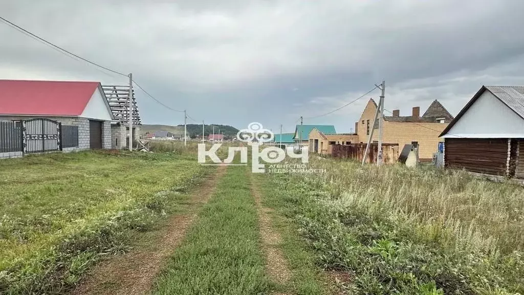 Участок в Башкортостан, Стерлибашевский сельсовет, с. Стерлибашево ул. ... - Фото 1