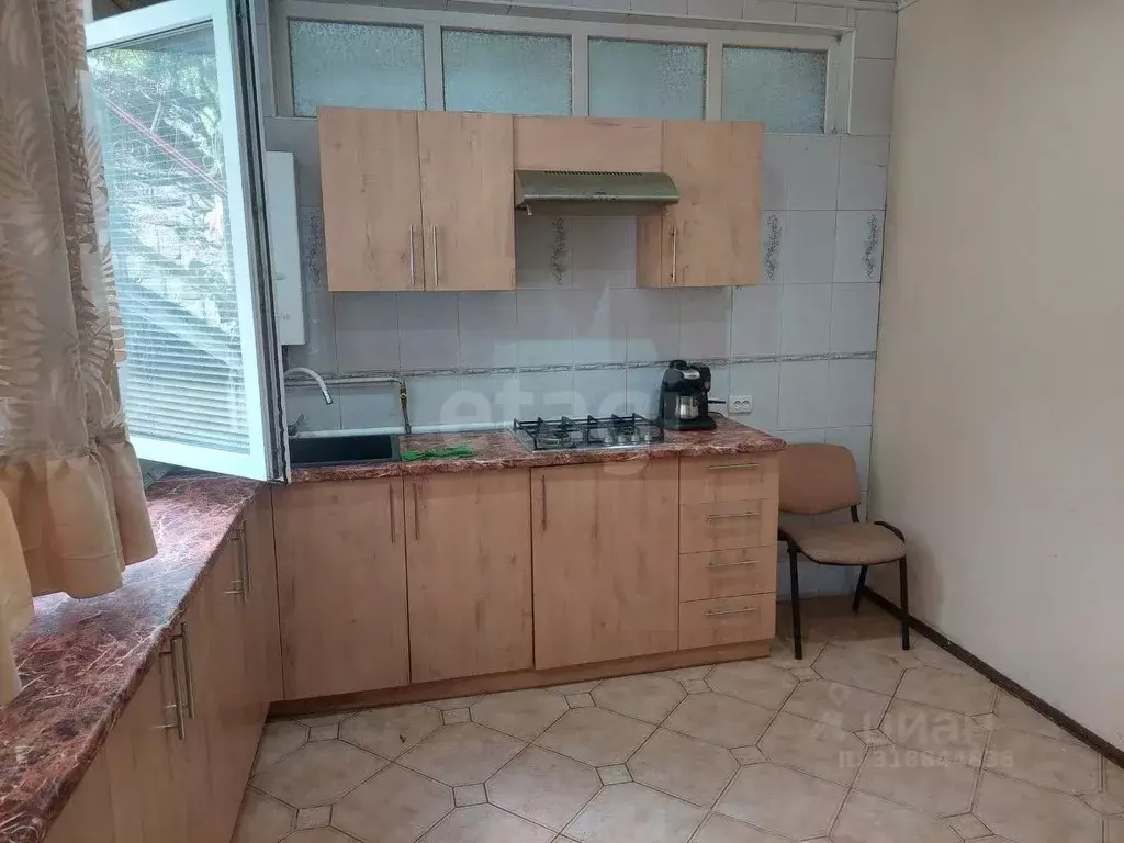 2-к кв. Крым, Ялта ул. Красноармейская, 21 (66.0 м) - Фото 0