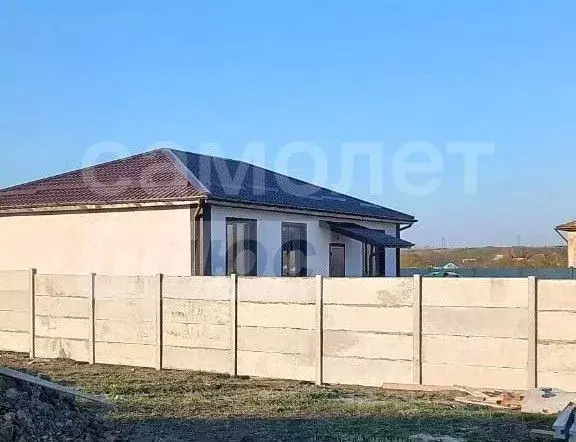 Дом в Крым, Симферопольский район, Трудовское с/пос, с. Строгоновка  ... - Фото 1