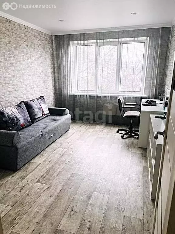 3-комнатная квартира: Тольятти, улица Автостроителей, 25 (64.8 м) - Фото 2