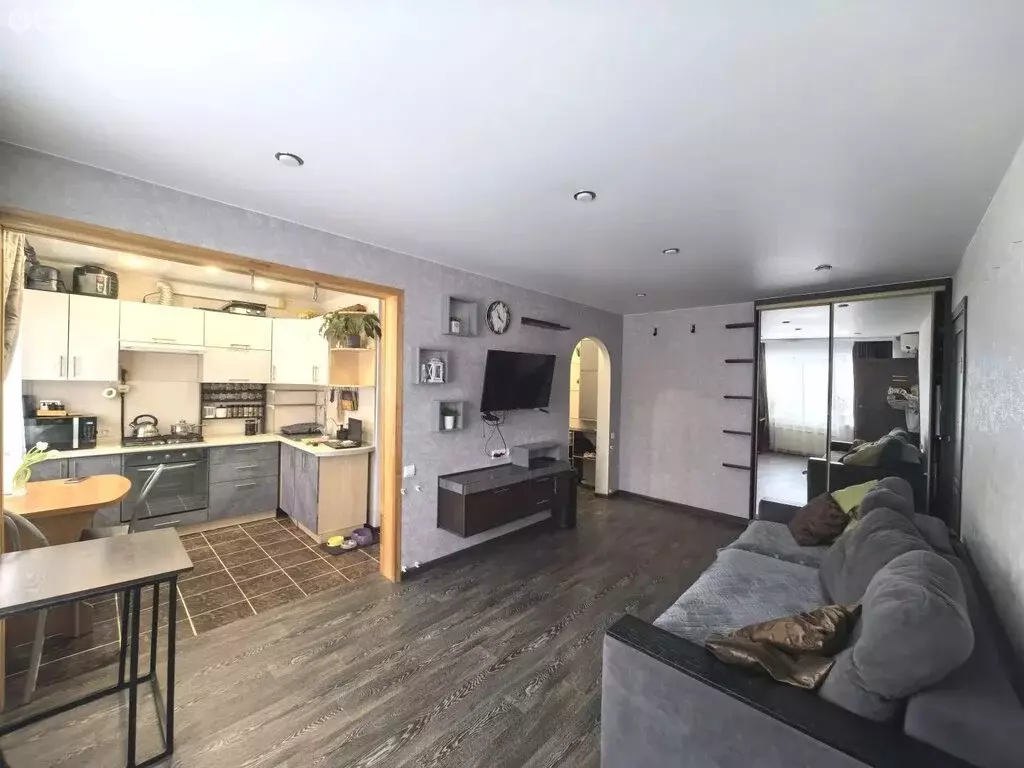 3-комнатная квартира: Омск, микрорайон Заозёрный, Коммунальная улица, ... - Фото 1