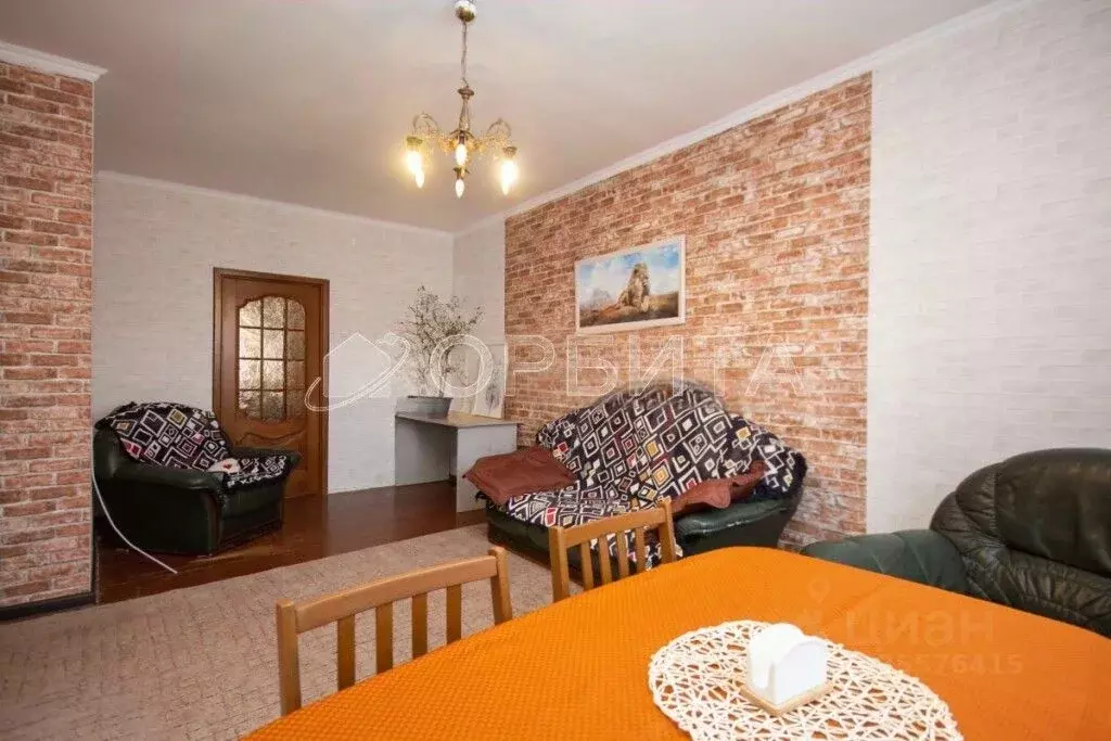 2-к кв. Тюменская область, Тюмень ул. Муравленко, 9 (76.0 м) - Фото 2