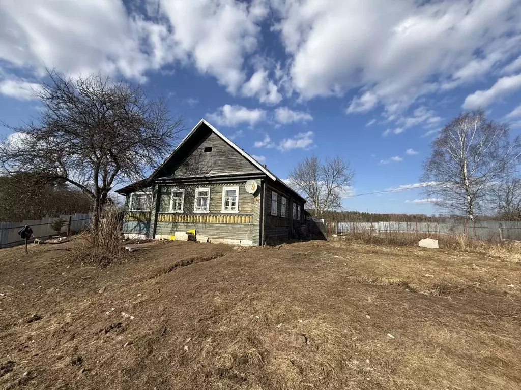 Дом в Новгородская область, Валдайский район, Яжелбицкое с/пос, с. ... - Фото 1