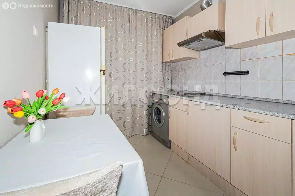 3-комнатная квартира: Новосибирск, улица Бориса Богаткова, 200 (59.8 ... - Фото 1