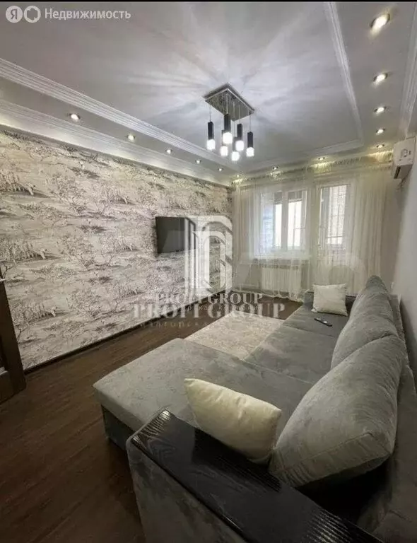 3-комнатная квартира: Каспийск, улица Зейнудина Батманова, 2 (73 м) - Фото 0