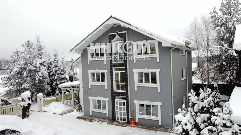 Дом в Москва д. Рассудово, ул. Сиреневая, 1 (350 м) - Фото 1