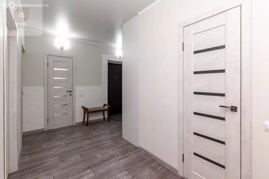 3-комнатная квартира: Барнаул, улица Попова, 142 (76 м) - Фото 1