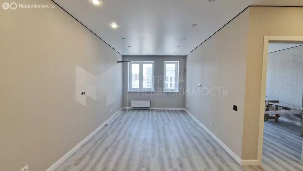 3-комнатная квартира: Тюмень, улица Новосёлов, 103 (79.2 м) - Фото 1