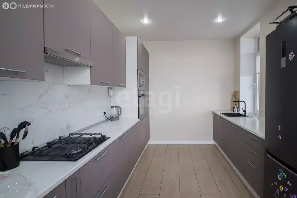 Дом в село Дворцы, Центральная улица (172 м) - Фото 1