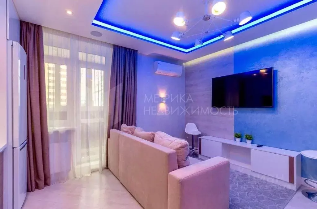 2-к кв. Тюменская область, Тюмень ул. Тимофея Чаркова, 81к1 (63.3 м) - Фото 0