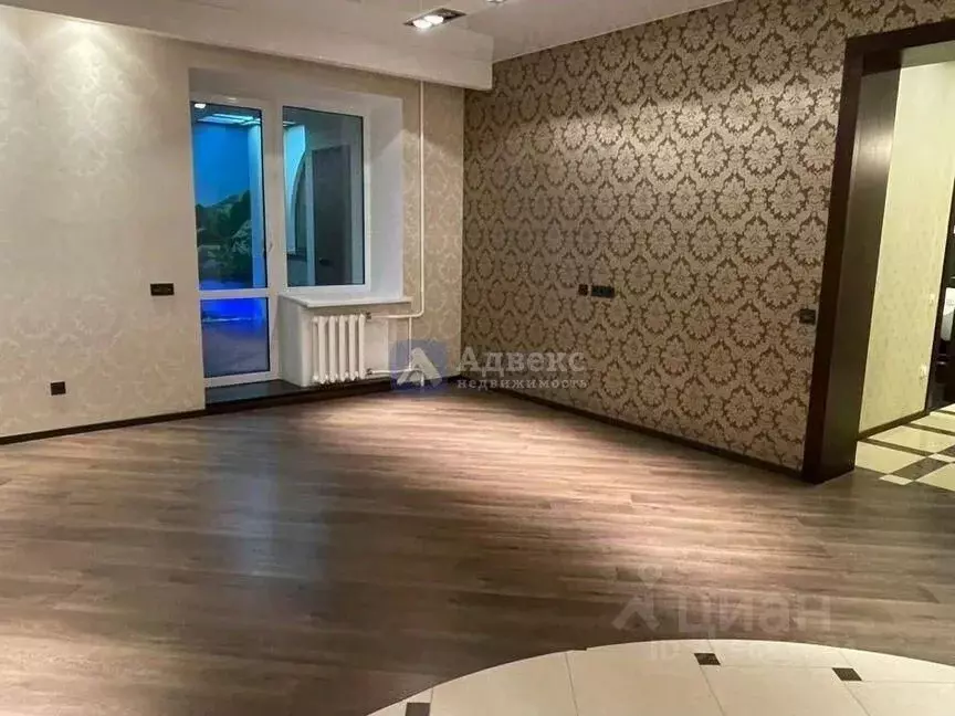 3-к кв. Тюменская область, Тюмень ул. Александра Логунова, 11 (115.3 ... - Фото 1