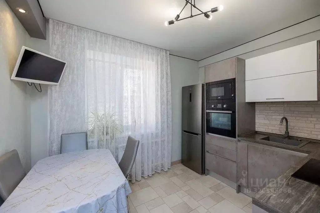 2-к кв. Оренбургская область, Оренбург Нижний проезд, 6 (58.0 м) - Фото 1