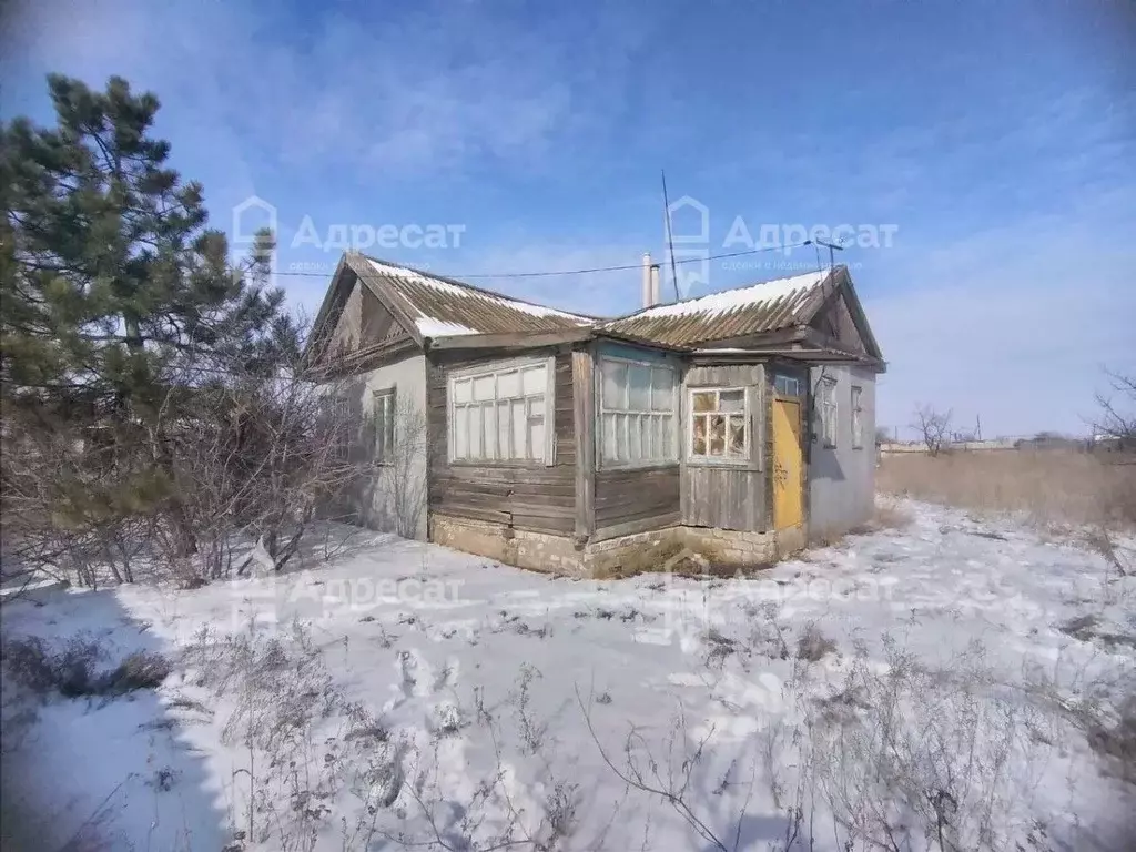 Дом в Волгоградская область, Быковский район, Приморское с/пос, пос. ... - Фото 1