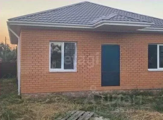 Дом в Саратовская область, Энгельс Тростниковая ул., 32 (95 м) - Фото 1