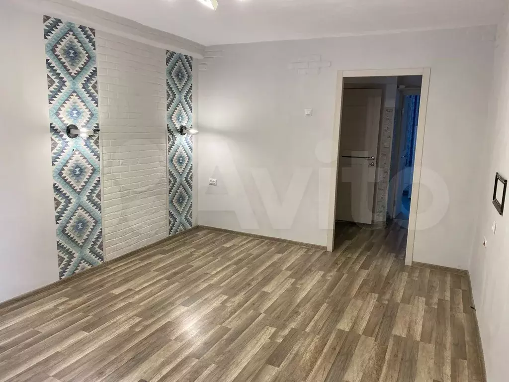 3-к. квартира, 60 м, 1/5 эт. - Фото 0