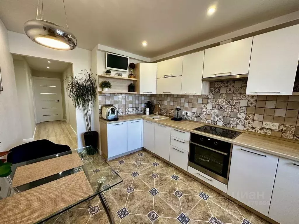 3-к кв. Свердловская область, Екатеринбург ул. Радищева, 53к1 (83.2 м) - Фото 1