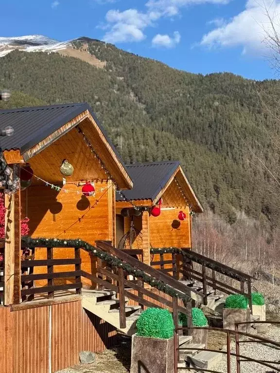 Дом в Карачаево-Черкесия, Зеленчукский район, с. Архыз ул. Банковская, ... - Фото 2
