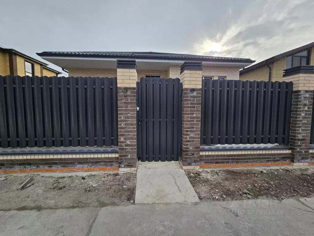 Дом в Ростовская область, Батайск ул. Виктора Горбатко (110 м) - Фото 1