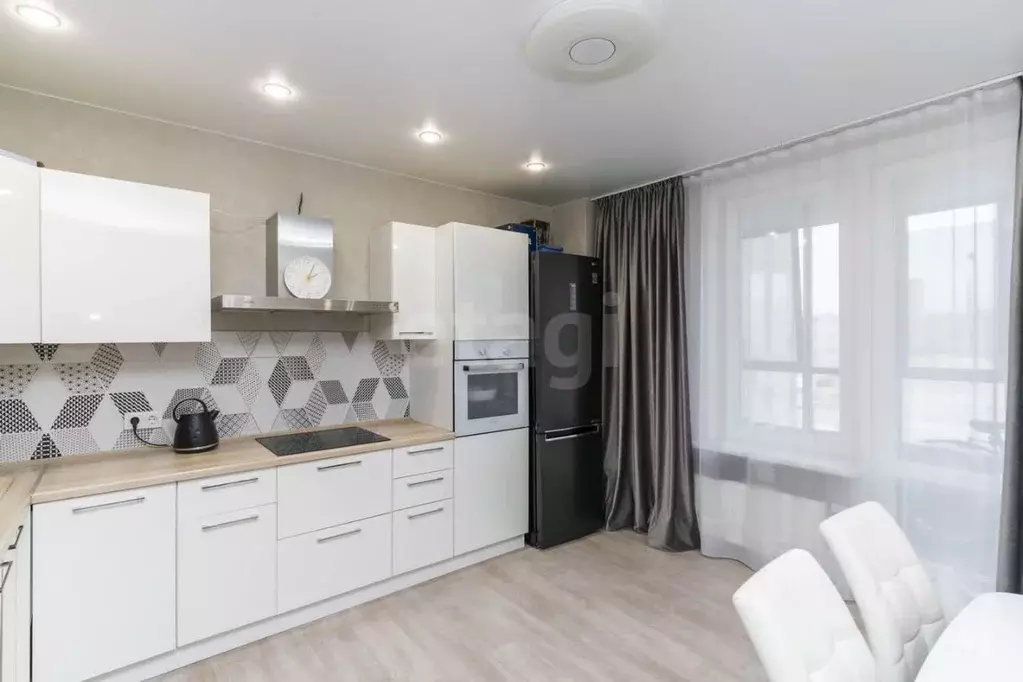 2-к кв. Тюменская область, Тюмень ул. Константина Посьета, 16 (60.2 м) - Фото 1