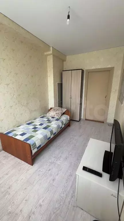 Комната 15 м в 4-к., 4/4 эт. - Фото 1