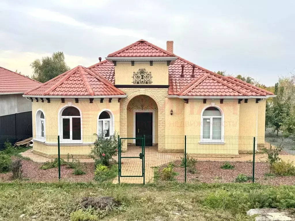 Дом в Ростовская область, Волгодонск Зеленый Мыс СНТ, 13/1 (168 м) - Фото 0