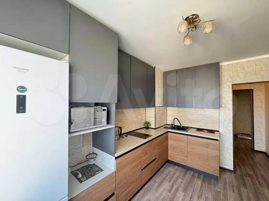 1-к. квартира, 42 м, 8/10 эт. - Фото 0