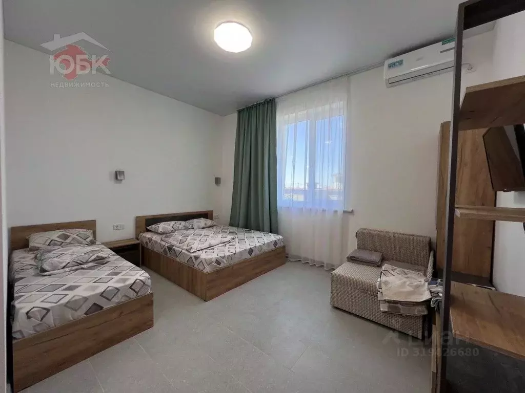 Дом в Крым, Сакский район, с. Уютное ул. 9 Мая, 14 (648 м) - Фото 1