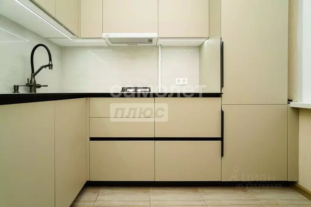 3-к кв. Омская область, Омск Городок Нефтяников мкр, ул. Энтузиастов, ... - Фото 1