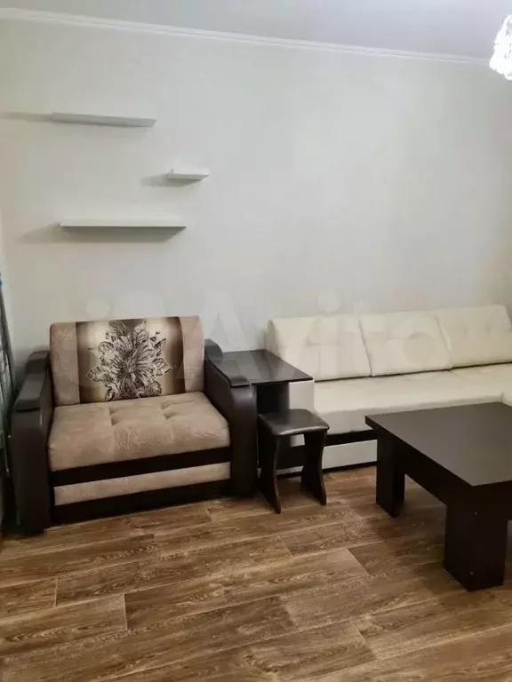 1-к. квартира, 38 м, 4/10 эт. - Фото 0