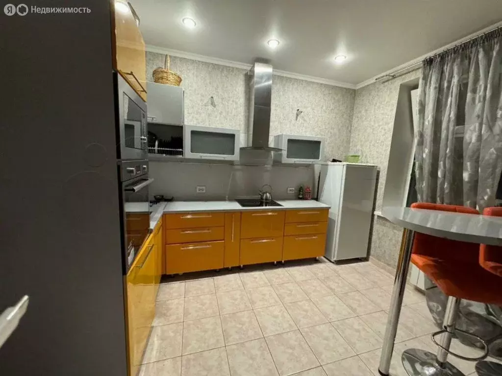 1-комнатная квартира: Старый Оскол, микрорайон Степной, 1 (66.2 м) - Фото 2